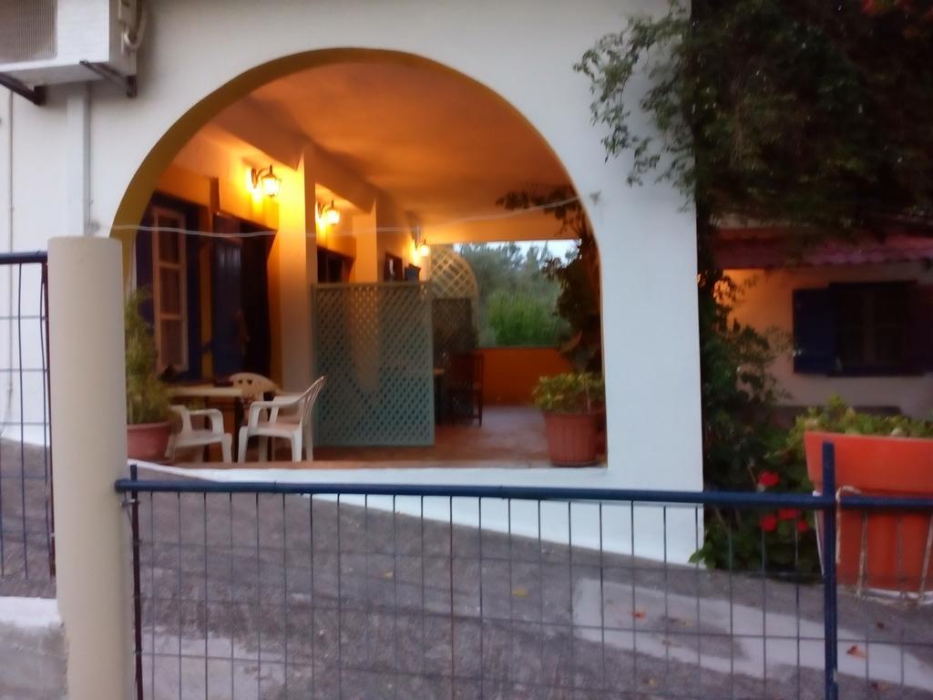 Appartamento Alexandra Sofia Stafylos Esterno foto